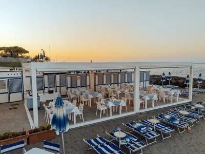 Bagno Antonio - Spiaggia Ristorante a Ischia - Beach Restaurant in Ischia — foto 5