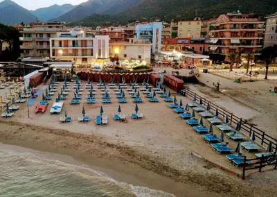 Bagni, Bar, Ristorante Cavallino — ceriale, Liguria