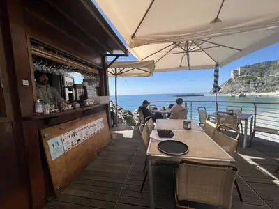 Bar Bagni Alga Beach Club by MARAVELA — monterosso al mare, Liguria