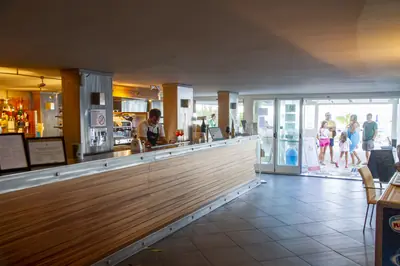 Marina Di Capo Nero e Capo Pino Restaurant, Beach&Yacht club — ospedaletti, Liguria